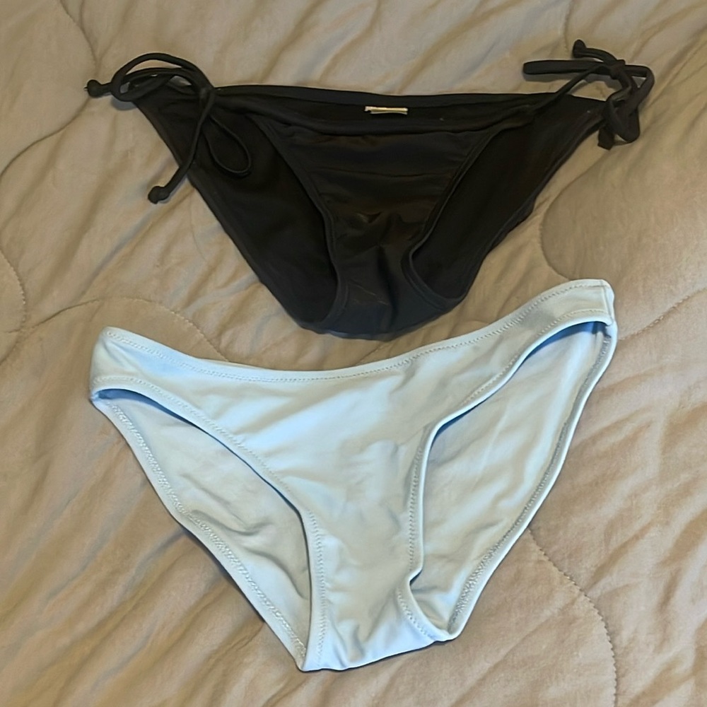 2 bikini bottoms (must take both)